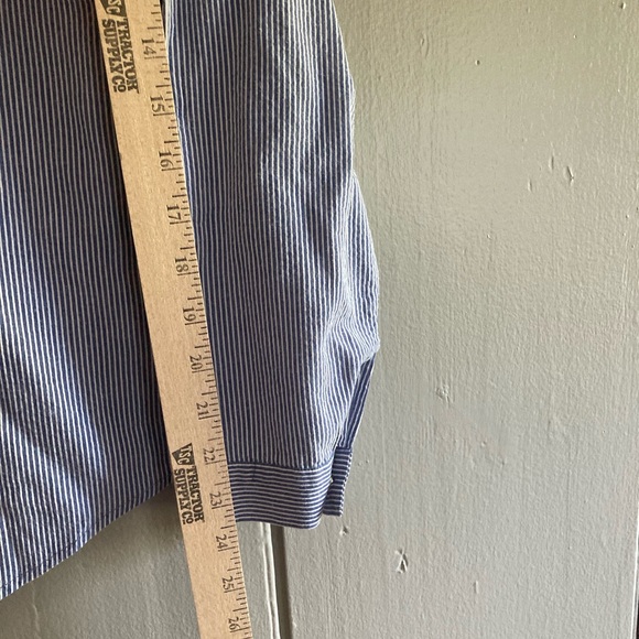 Lafayette 148 New York Button Down Shirt Women’s Medium Blue & White Pinstripes - Picture 6 of 9